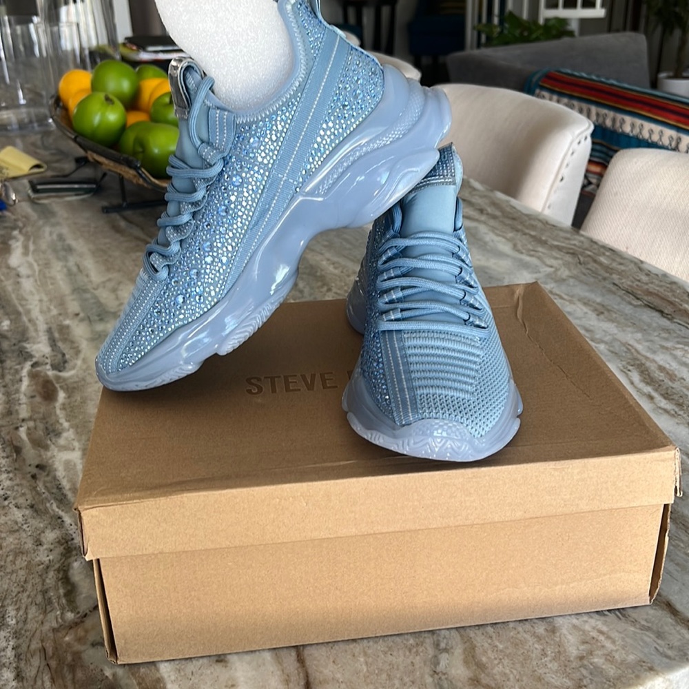 Steve Madden shoe blue new